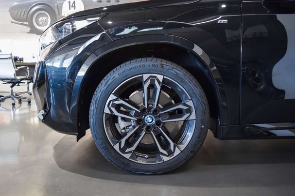 BMW iX1 xDrive30 M Sport Pro 230 kW image number 23