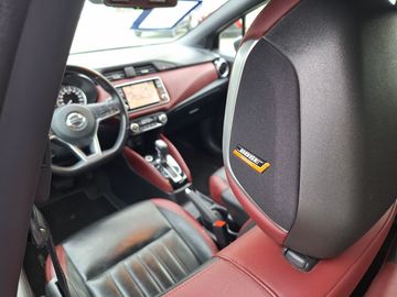 Car image 10