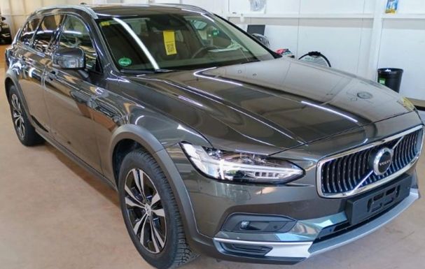 Volvo V90 Cross Country Pro AWD 145 kW image number 2