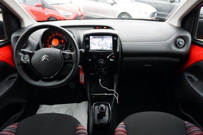 Car image 8