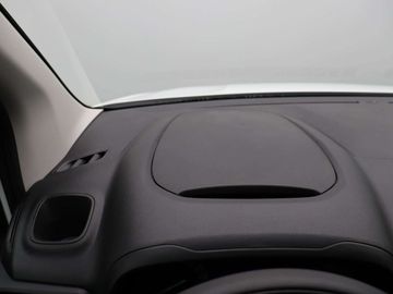 Car image 33