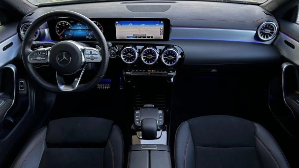 Mercedes-Benz CLA 180 100 kW image number 13