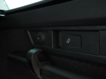 Car image 36