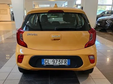 Car image 5