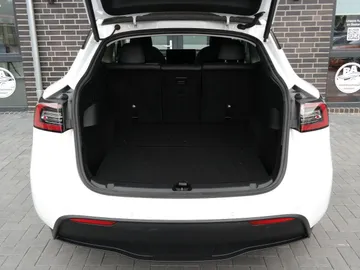 Car image 34