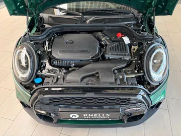 Car image 32