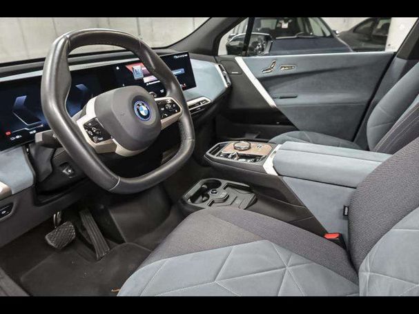 BMW iX xDrive40 240 kW image number 4