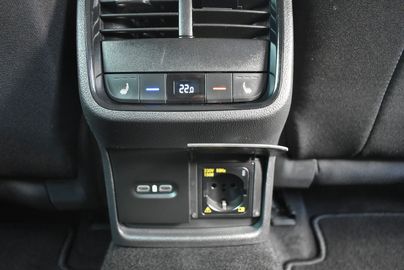 Car image 37