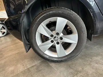 Car image 42