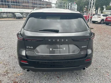 Car image 4
