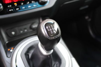 Car image 26