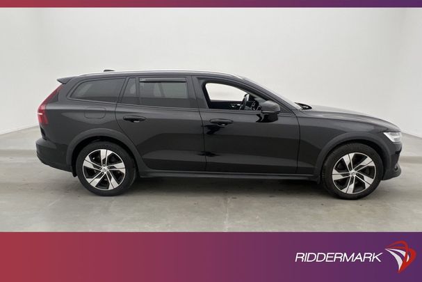 Volvo V60 Cross Country D4 AWD Momentum 140 kW image number 4