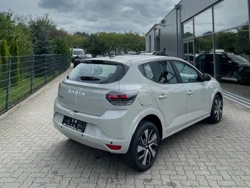 Car image 4