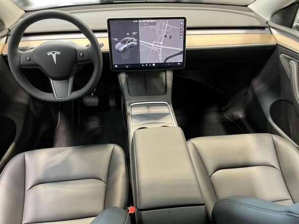 Tesla Model Y Long Range AWD 378 kW image number 3