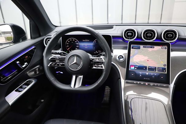 Mercedes-Benz GLC 300 de AMG 245 kW image number 33