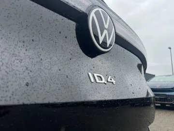 Car image 32