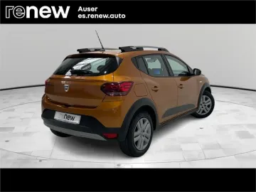 Car image 3