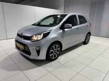 Car image 2