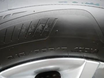 Car image 35