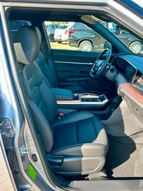 Car image 28