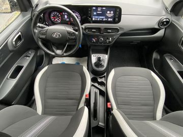 Car image 10