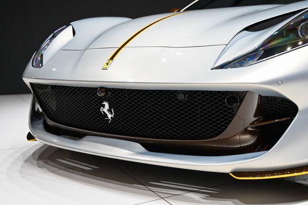 Ferrari 812 Superfast 588 kW image number 3