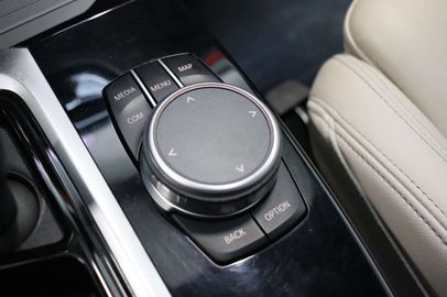 Car image 37