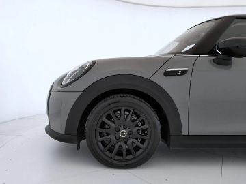 Car image 25