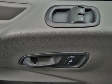 Car image 38