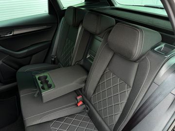 Car image 37