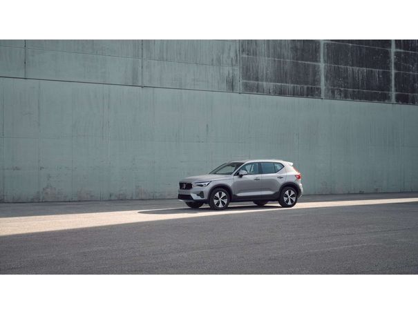 Volvo XC40 T2 Core 95 kW image number 7