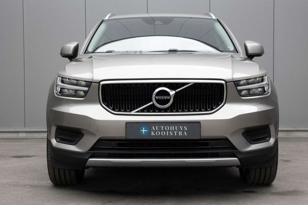 Volvo XC40 B4 Momentum 145 kW image number 3