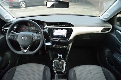 Car image 11