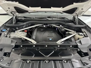 Car image 45