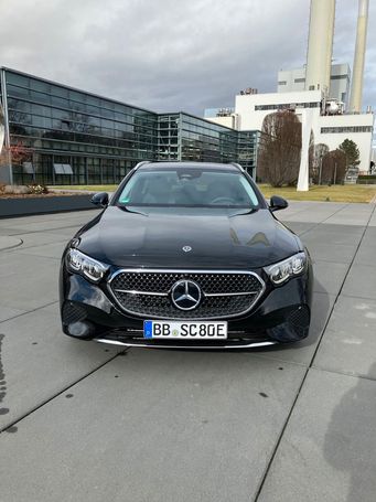 Mercedes-Benz E 300 e T 230 kW image number 2