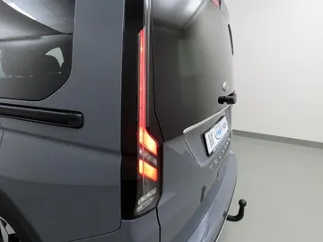 Car image 40