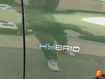 Car image 26