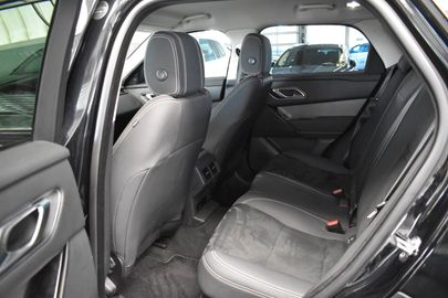 Car image 8