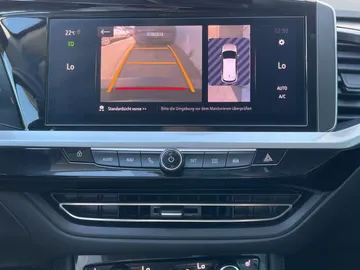 Car image 28