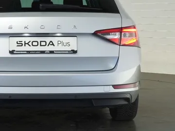 Car image 34
