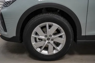 Car image 18