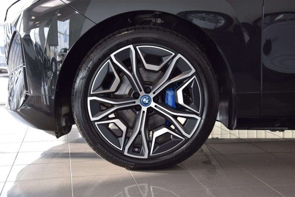 BMW iX xDrive50 384 kW image number 5