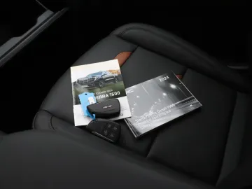Car image 32