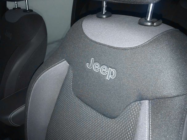 Jeep Renegade 1.0 Limited 88 kW image number 13