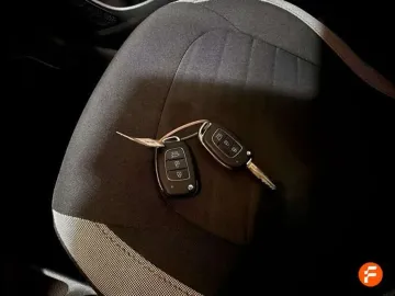 Car image 26