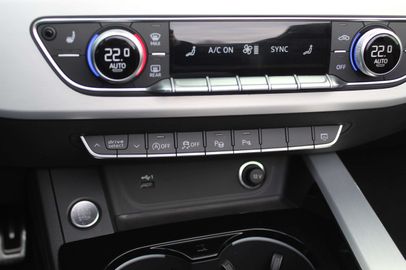 Car image 31