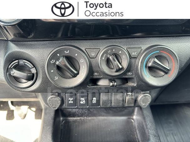 Toyota Hilux D Cab 2.4 4D 4WD 110 kW image number 21