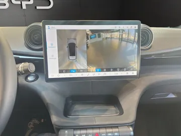 Car image 25