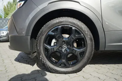 Car image 36