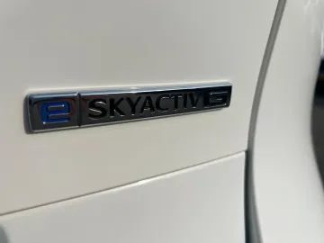 Car image 34